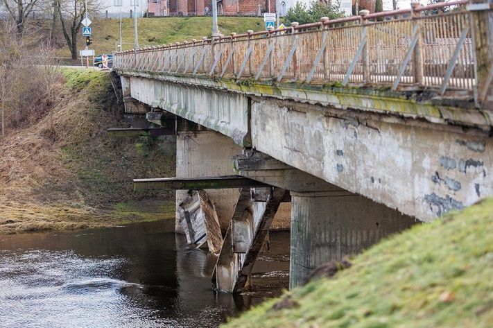  Kokią žinią perduoda griūvantys tiltai Lietuvoje?