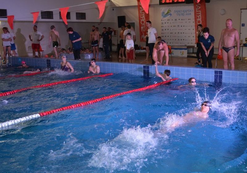  Varėnos baseine vėl varžysis Lietuvos šeimų plaukimo varžybų dalyviai