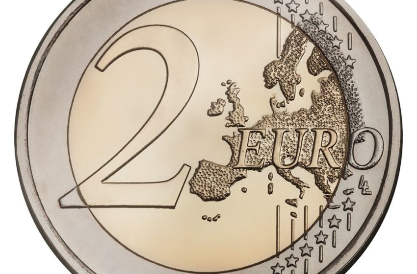  Alytuje inkasatoriai aptiko padirbtą 2 eurų monetą