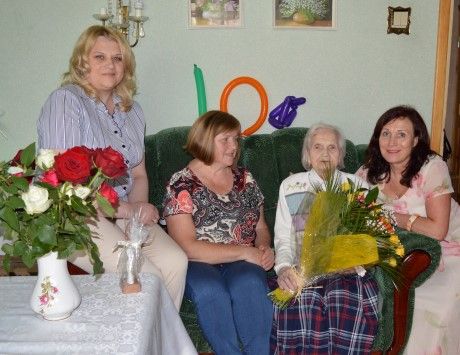  Sveikinimai 105 metų sulaukusiai alytiškei Leokadijai Butkevičienei