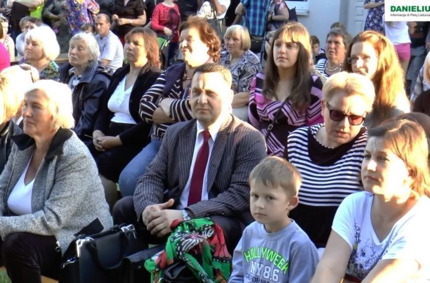  Daugiškiai giedojo šalies himną bei klausėsi saviveiklininkų koncerto (video)