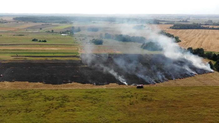  Kumečių kaime degė ražiena su šiaudais (video)