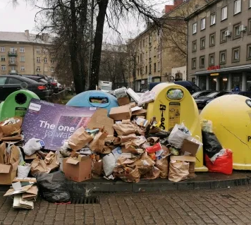  Iškreiptų veidrodžių karalystė: savivaldybėms svyra rankos tariantis dėl pakuočių atliekų tvarkymo, nors oficialiai Lietuva – šios srities lyderė