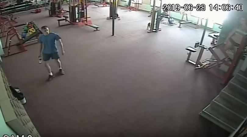  Policija prašo pagalbos atpažįstant vaizdo kameromis užfiksuotą vyrą (video)