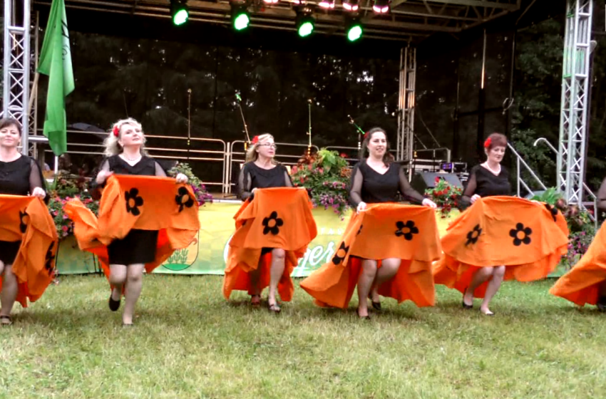  Simno moterų šokių kolektyvas “Retro” (video)