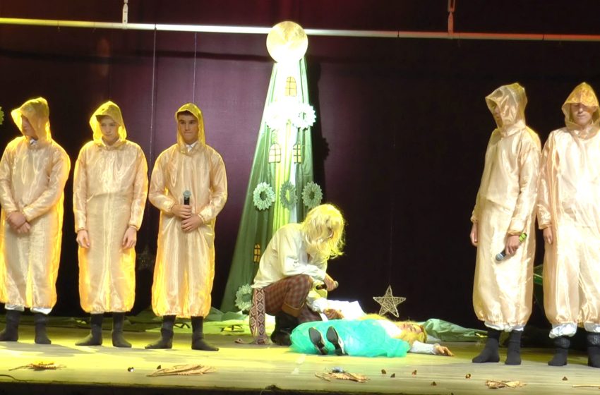  Simno spec. mokyklos teatras “Runa” pristatė spektaklį “Jūratė ir Kastytis” (foto+video)