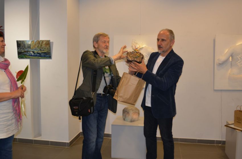  Varėnoje atidaryta alytiškio menininko Arūno Vaitkaus kūrybos paroda