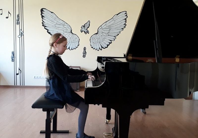  Simno jaunoji pianistė Viltė Sebestinaitė dalyvavo festivalyje “Skambanti svajonė”