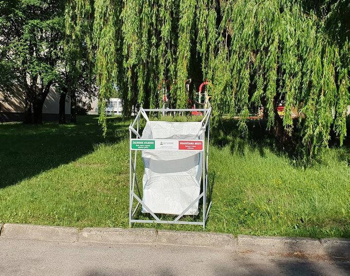  Už šiukšlynus prie konteinerių gresia baudos ir gyventojams, ir bendrijoms