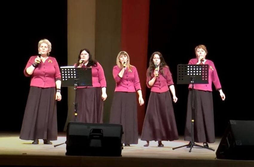  Dainuoja Simno moterų ansamblis “Jovaras” (video)