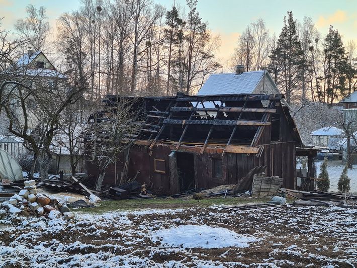  Alytaus rajono SB “Berželis” degė sodo namelis