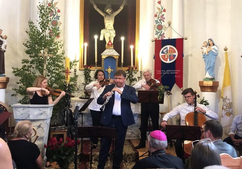  Švenčiant Sekmines Babriškėse prasidėjo Varėnos krašto muzikos festivalis „Su palaimintuoju Teofiliumi 2019“