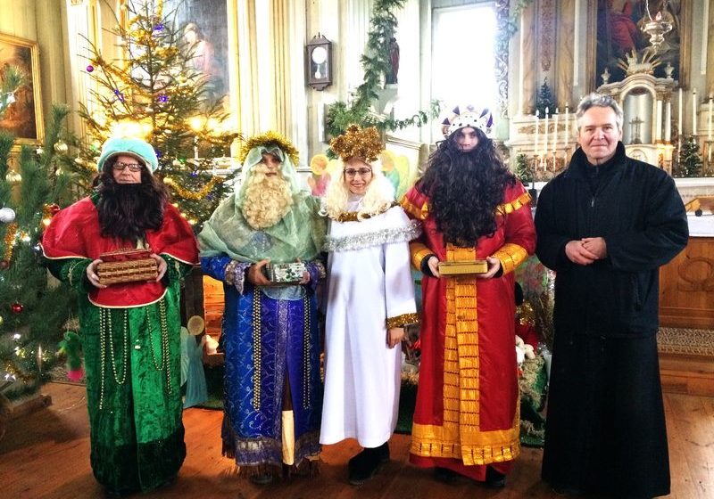  Trys Karaliai jau 35-ąjį kartą lankėsi Rumbonių parapijoje (video)