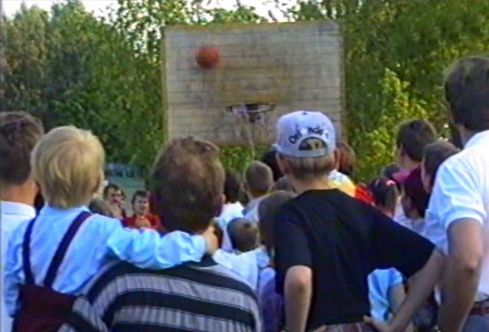  Daugai 1995 metais. Sporto rungtys (video)