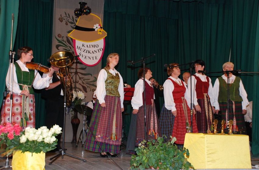  Daugų šaškininkai metus palydėjo šauniu turnyru (foto)