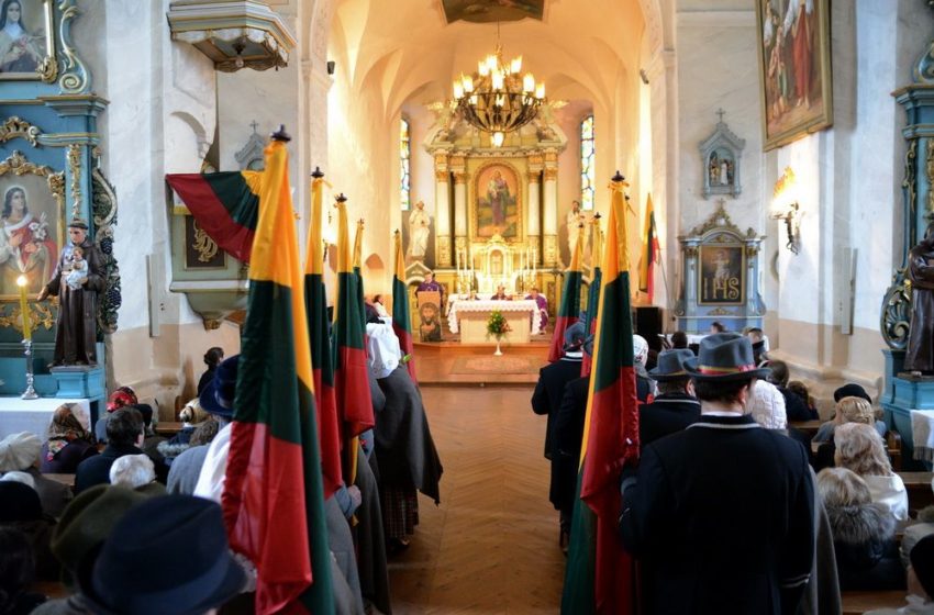  Simno kermošius ir nepriklausomybės dienos minėjimas prasidėjo šv.mišiomis (foto+video)