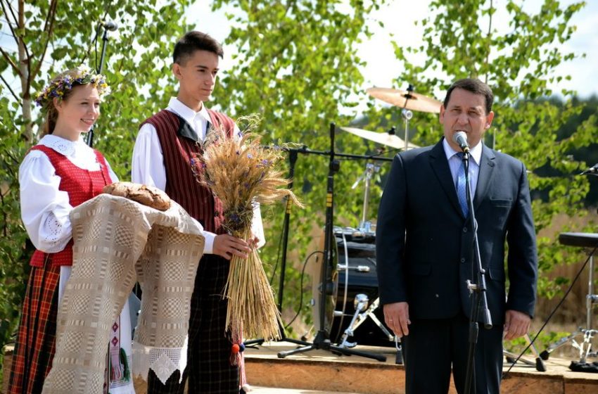  Prasidėjus javapjūtei linkėta gero oro ir gausių aruodų (foto,video)