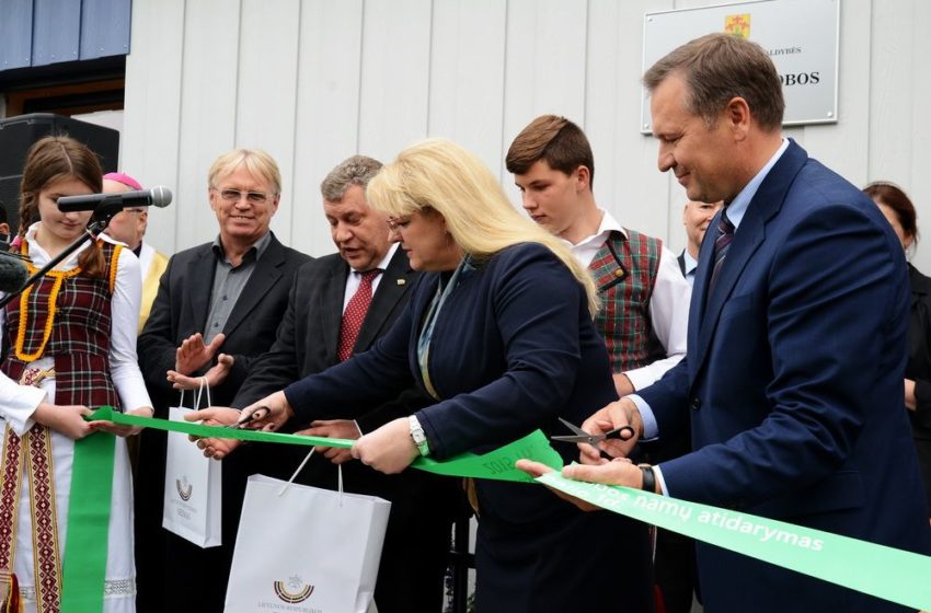  Pivašiūnuose atidaryti nauji globos namai (foto, video)