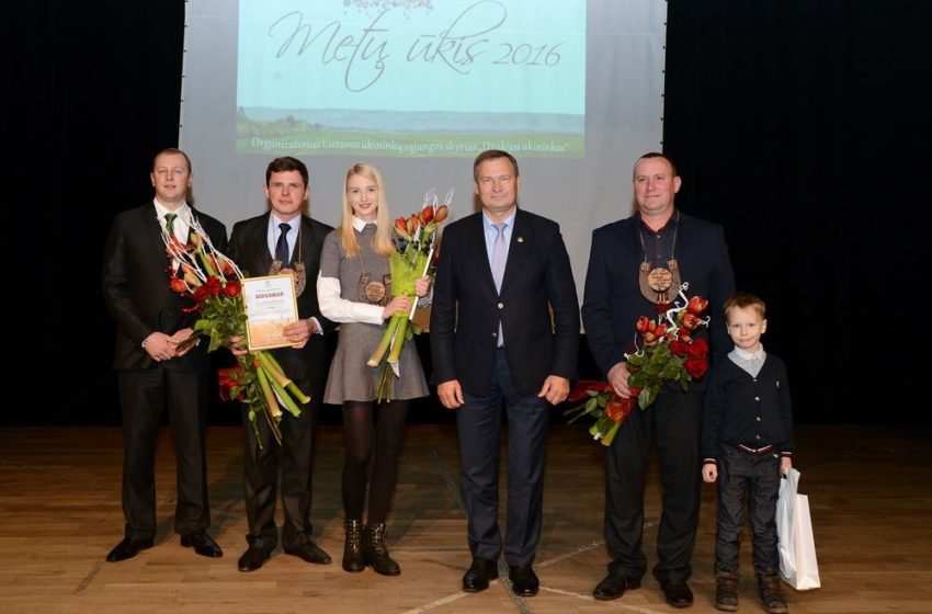  Apdovanoti geriausi Alytaus rajono “Metų ūkio-2016” ūkininkai (video+foto)