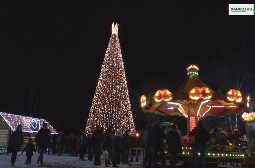  Druskininkų Kalėdų eglutė ir Alytaus Dejavu choras su Asta Pilypaite (video)