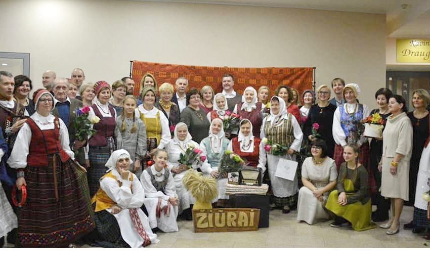 Varėnoje garsusis Žiūrų kaimo folkloro ansamblis surengė unikalų koncertą