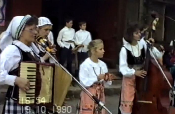  Luksnėnų derliaus šventė-1990 (video)