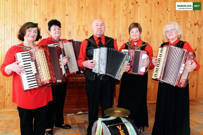  Alytaus kapelos “Dzūkų versmė” muzikantai (video)