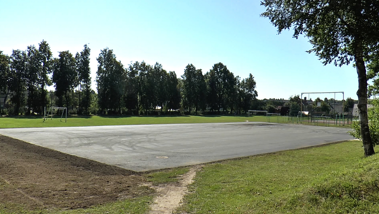  Nauja Daugų Vlado Mirono gimnazijos sporto aikštelė (video)