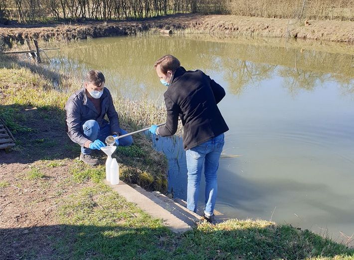  Paimti mėginiai aplinkos tyrimams, baigti utilizuoti gyvuliai (video)