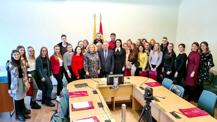  Alytaus rajono savivaldybė remia studentus ir moksleivius (video)