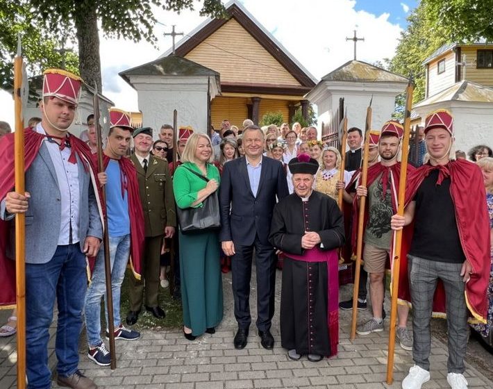  Alovės Tėveliukas pasitraukė iš klebono pareigų