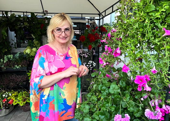  Buvusi siuvėja Zita Laurenčikienė Santaikoje pražydo tarp gėlių