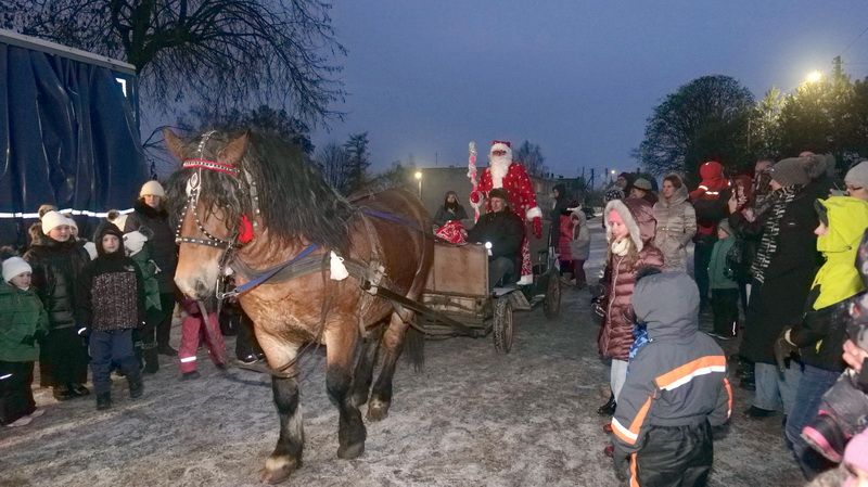  Venciūnuose įžiebta pirmoji Alytaus rajono Kalėdų eglutė – 2022 (foto)