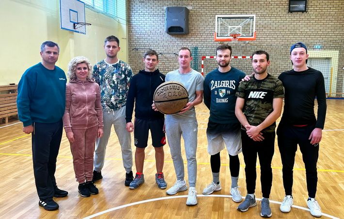  Danielius.net 4×4 krepšinio turnyrą laimėjo Alovės komanda (foto+video)