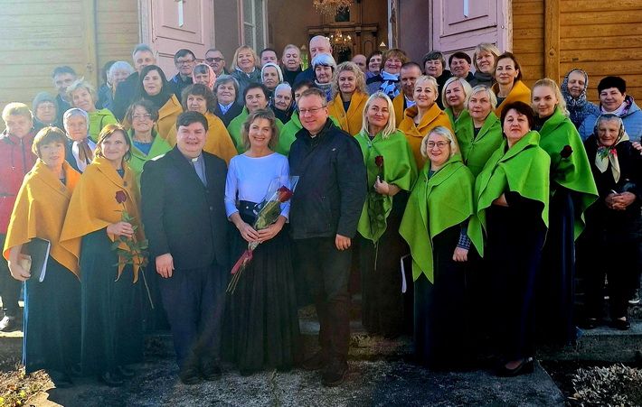  Švč. Marijos Rožančinės atlaidai Žilinuose ir juose iškilmingai nuskambėjusio choro „Harmonija“ balsai