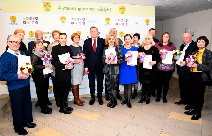  Alytaus rajone tradicijos tęsiamos – pasveikinti nusipelnę vasario mėnesio jubiliatai (foto)