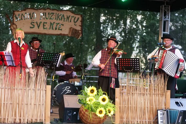  Liepos 16 dieną Alytaus rajone – Dzūkijos regiono kaimo muzikantų šventė! Kviečiame! (video)