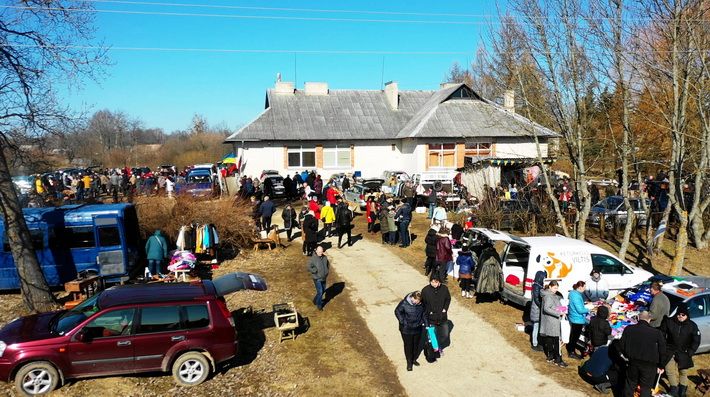 Balandžio 10-ąją visi ir vėl kviečiami į Makniūnų bagažinių turgelį! (Foto+video)