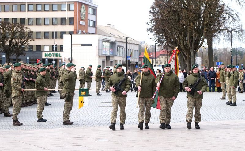  Karių priesaika Alytaus Rotušės aikštėje (foto+video)