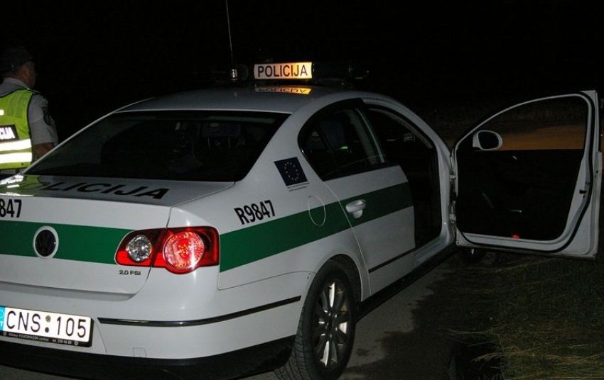  Policija Prienų rajone vijosi nestojusį girto vairuotojo „Audi”