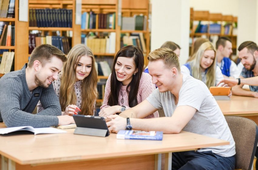  Kurią kolegiją šiemet pasirinko daugiausia šimtukininkų?