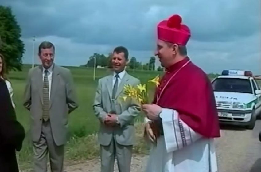  Santaikos parapijai 75 metai. 2003 m. video įrašas