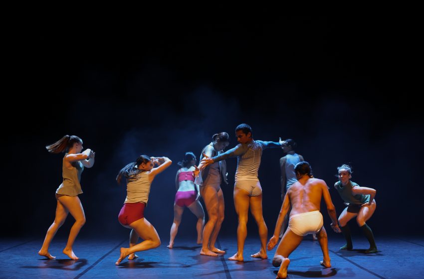  Gruodžio 9 d. Alytaus kultūros centre – šokio teatro „Aura” spektaklis „Kartotojai”. Kviečiame! (foto+video)