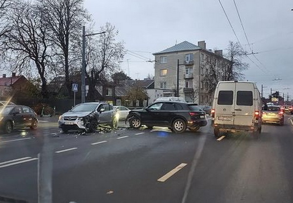  Kaune susidūrė du lengvieji automobiliai