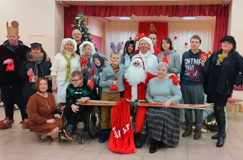  Kalėdų senelis lankėsi Simno spec. m-kloje (video)