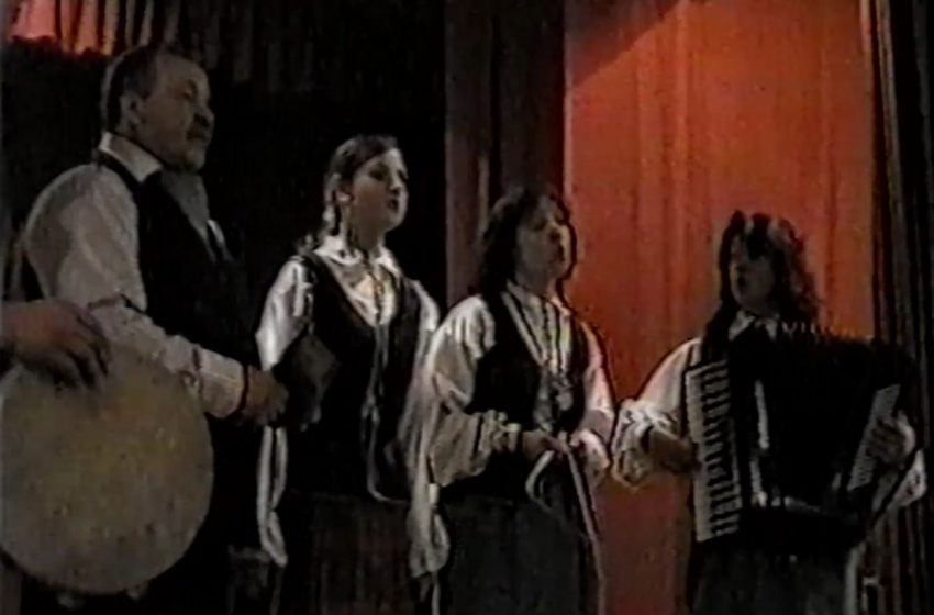  Makniūnų ansamblis 2006 m. (video)