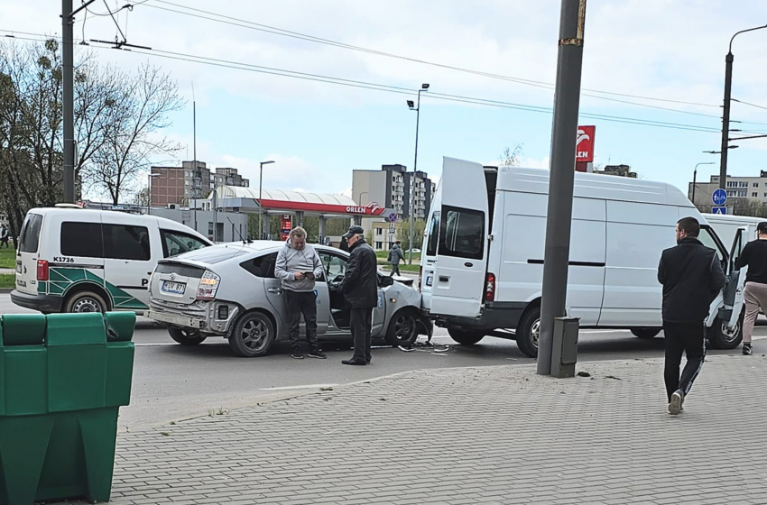  Kaune taksi įvažiavo…