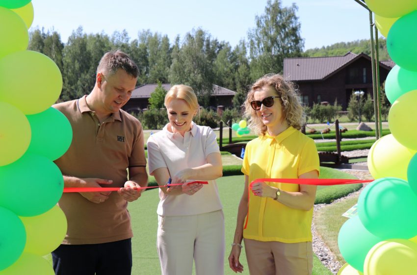  Alytaus rajone atidarytas vienintelis Lietuvoje mini golfo aikštynas
