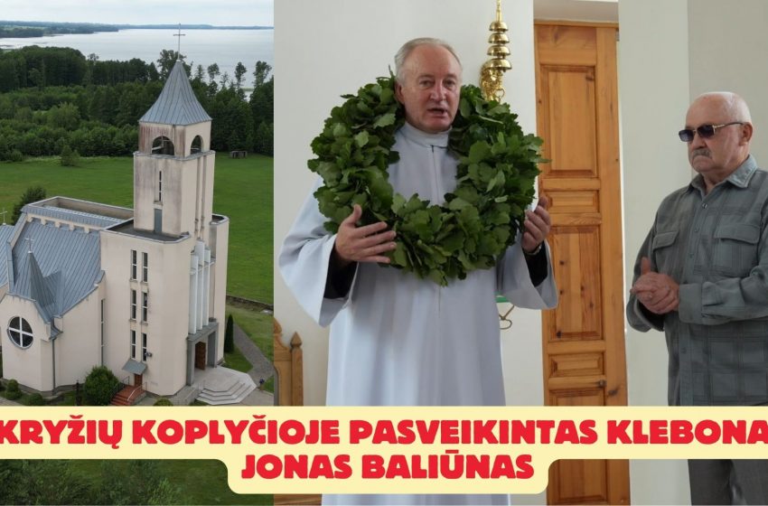  Su varduvėmis pasveikintas Kryžių koplyčios klebonas Jonas Baliūnas (video)