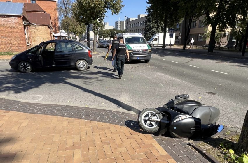  Alytaus Pulko gatvėje susižeidė motorolerį vairavusi mergina (foto)